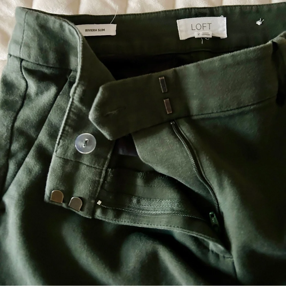 Ann Taylor LOFT Riviera Slim Olive Chinos - Picture 4 of 5